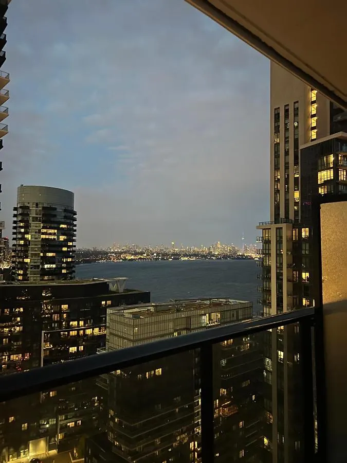 Apartment Luxury Lakefront Condo